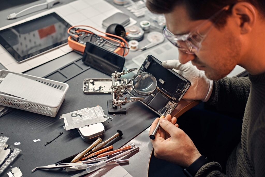 Content image for best cell phone repair tools